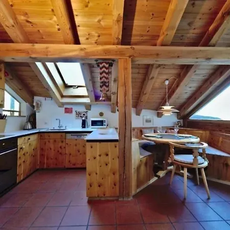 Chesa Cilgia Apartment