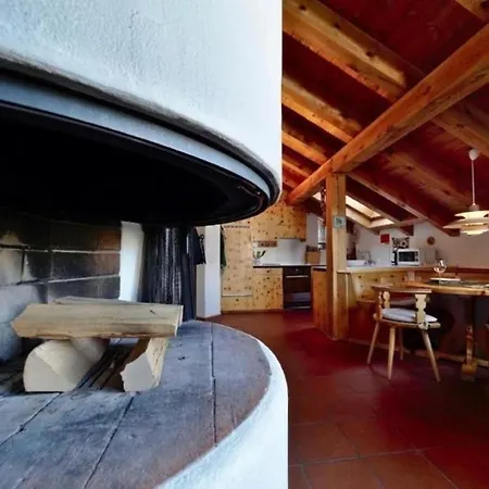 Chesa Cilgia Apartment